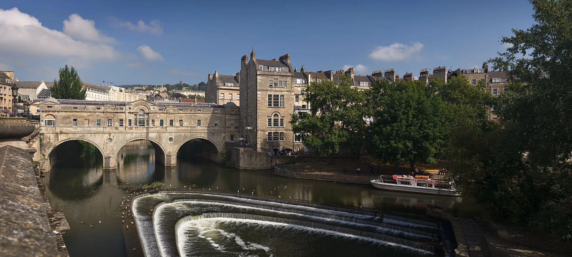 Pulteney Bridge crossing the River Avon in Bath