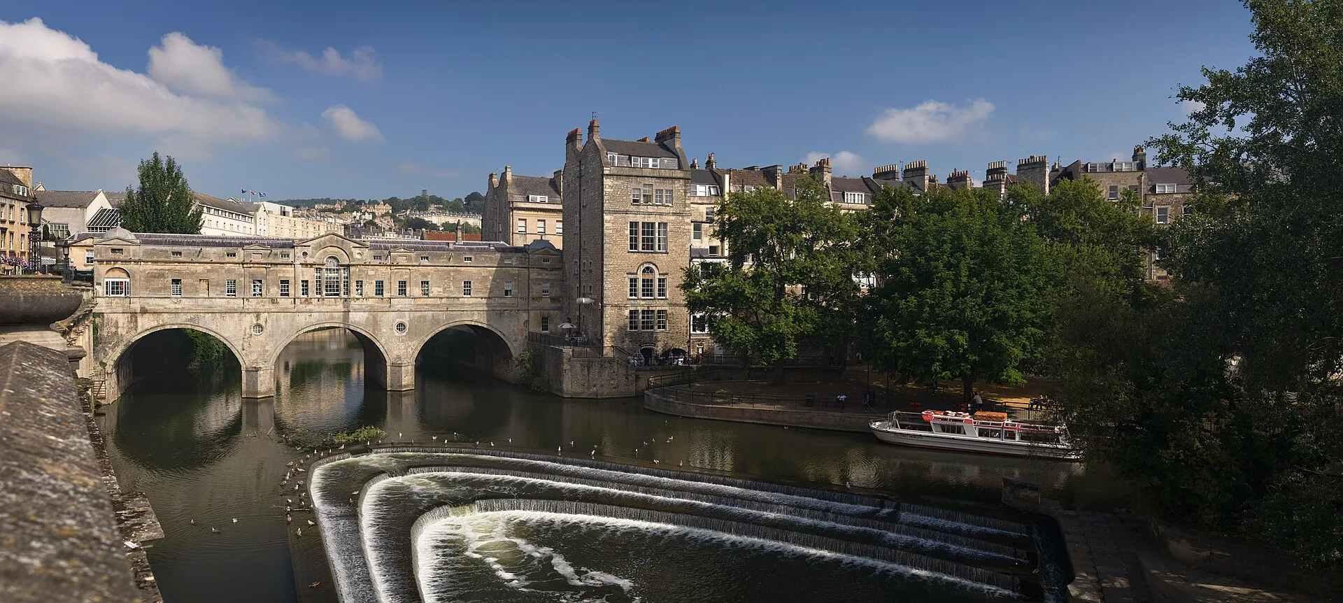 Pulteney Bridge crossing the River Avon in Bath